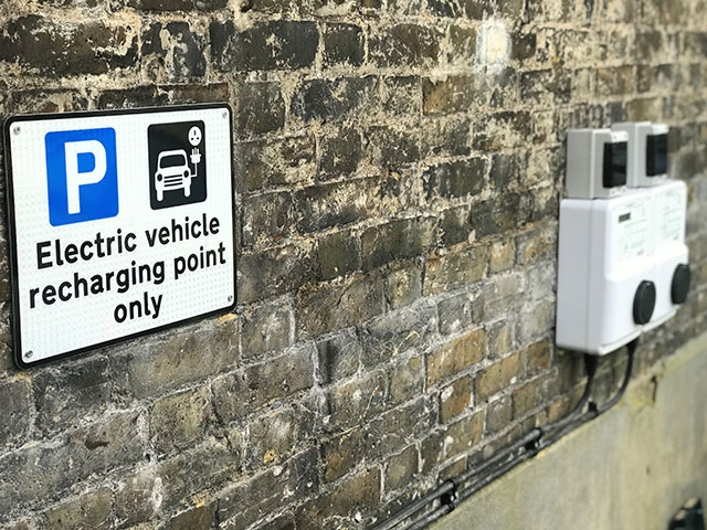 Hackney-Charging2_web.jpg